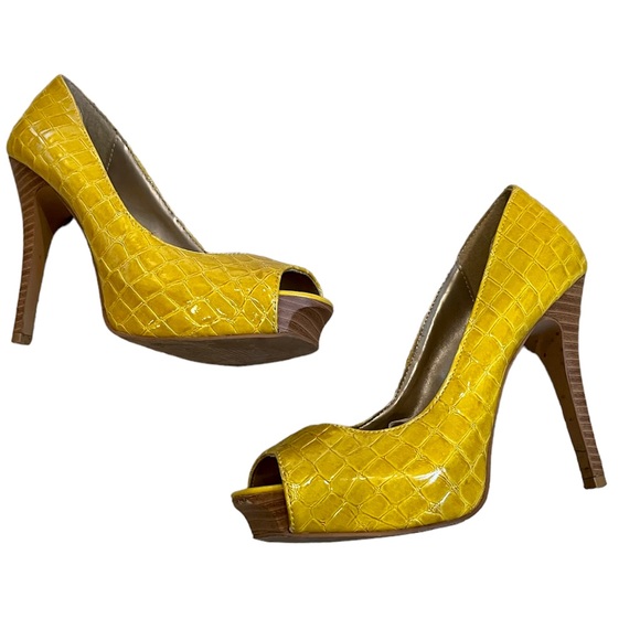 Qupid Mustard Yellow Peep Toe Pump Heels Size 6 1/2 - Picture 2 of 6